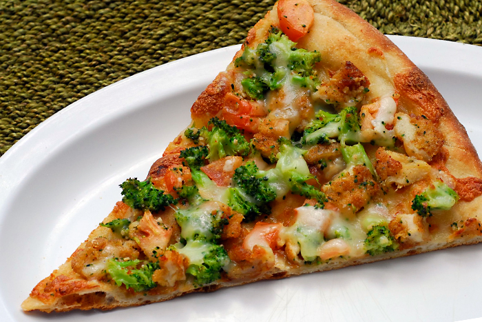 Order Vegetable Pizza food online from Country Bay Pizza store, Bronx on bringmethat.com