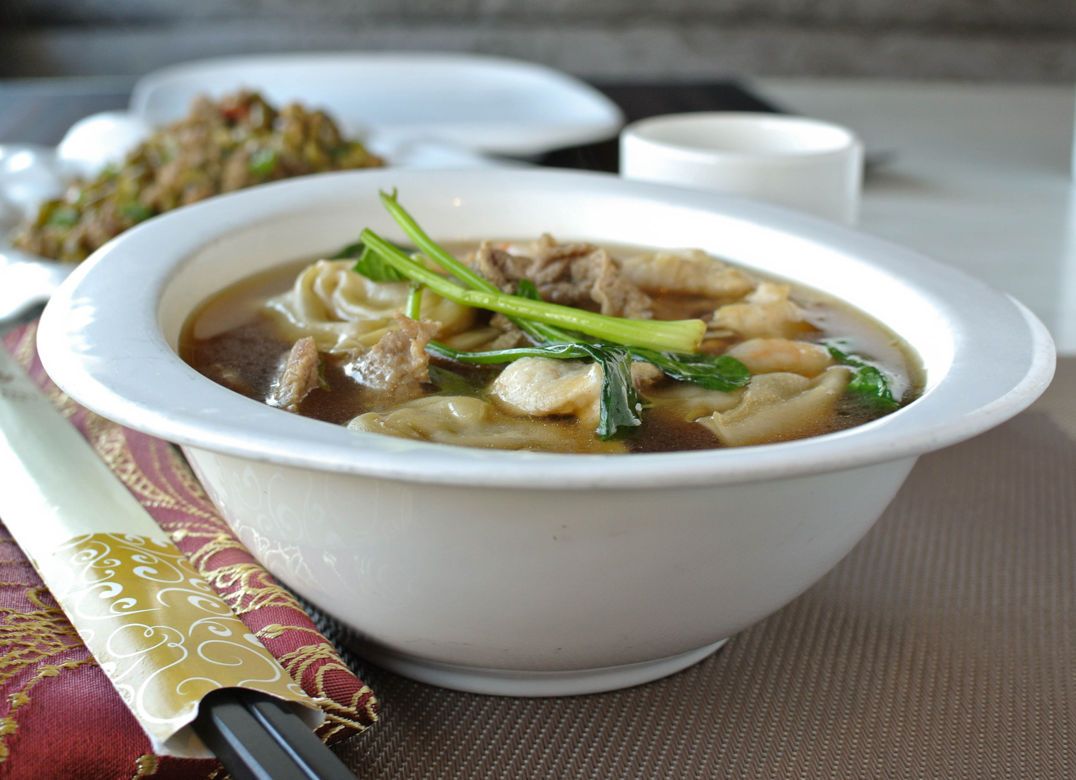 Order Wor Wonton Soup 窩雲吞湯 food online from Fey Restaurant store, Menlo Park on bringmethat.com