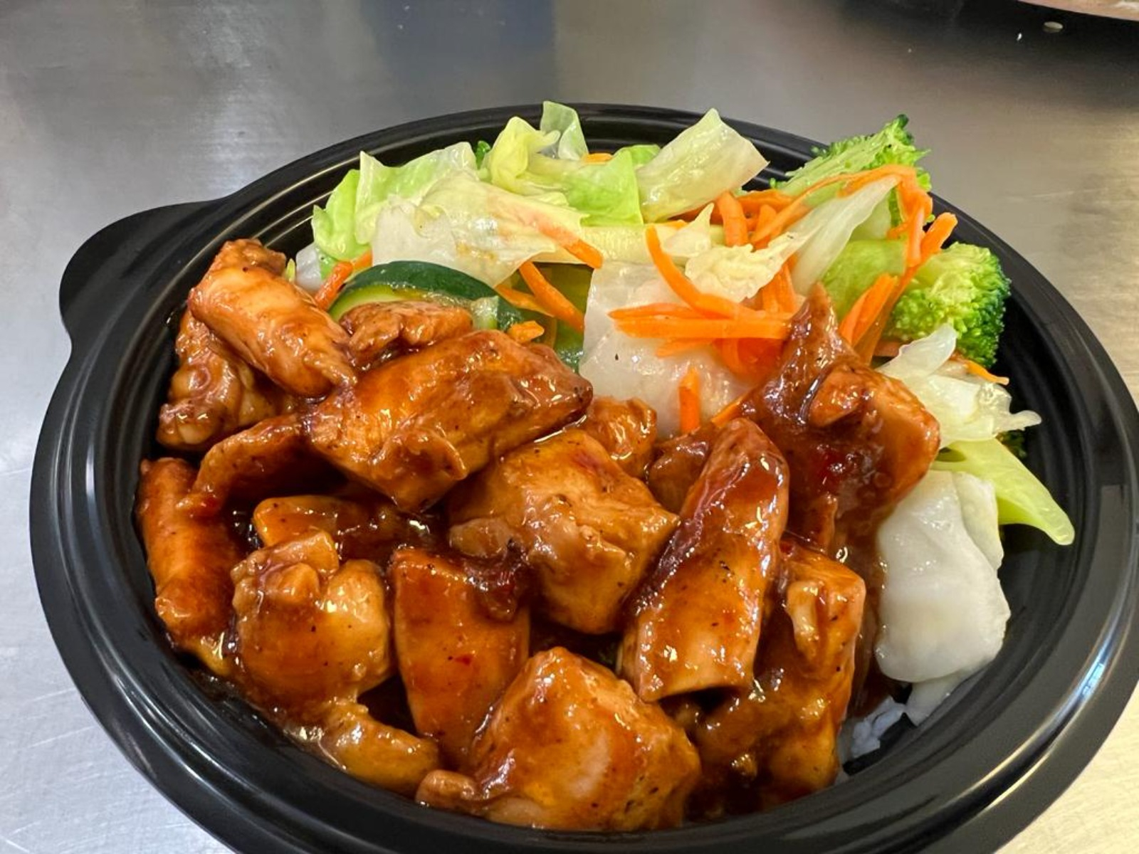 Order Spicy Chicken Hot Bowl *New & Delicious!* food online from Fresh Millions Restaurant store, San Ramon on bringmethat.com
