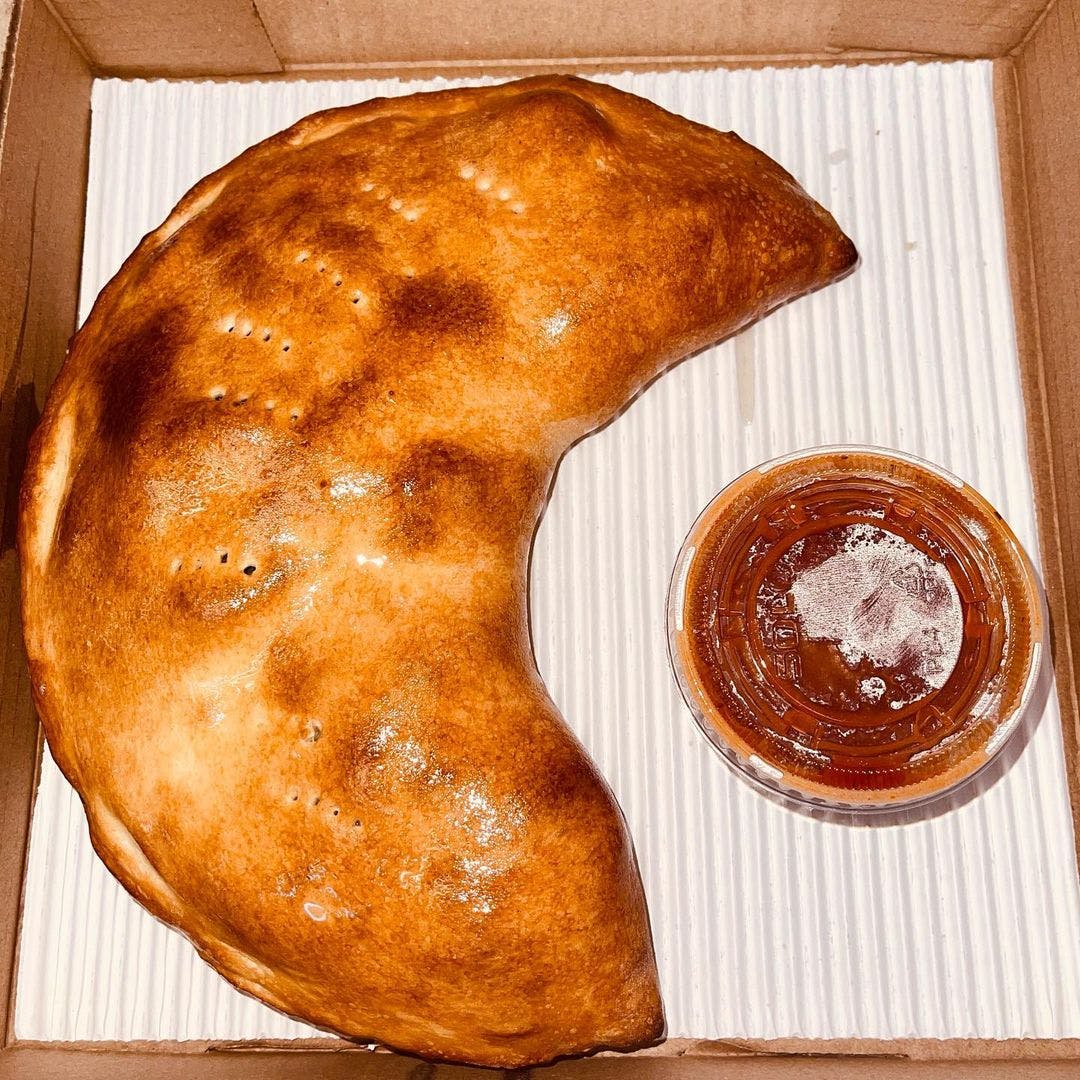 Order Spinach Calzone - Calzone Small food online from Villagio Pizza store, Philadelphia on bringmethat.com