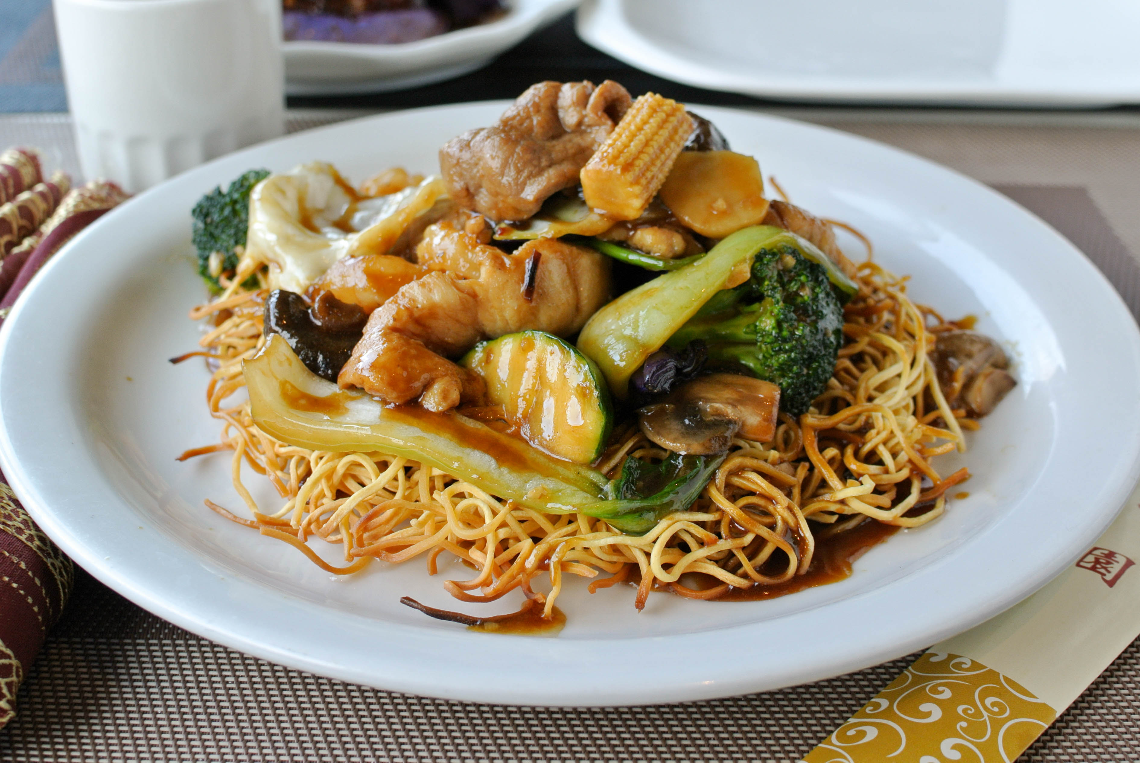 Order Combination Pan-Fried Noodle 什錦煎麵 food online from Fey Restaurant store, Menlo Park on bringmethat.com