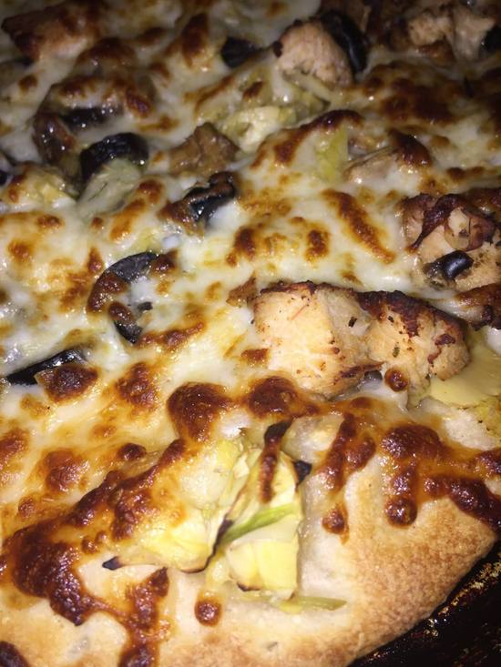 Order Mediterranean Chicken Delight Pizza food online from The Pizza Shoppe store, Metairie on bringmethat.com