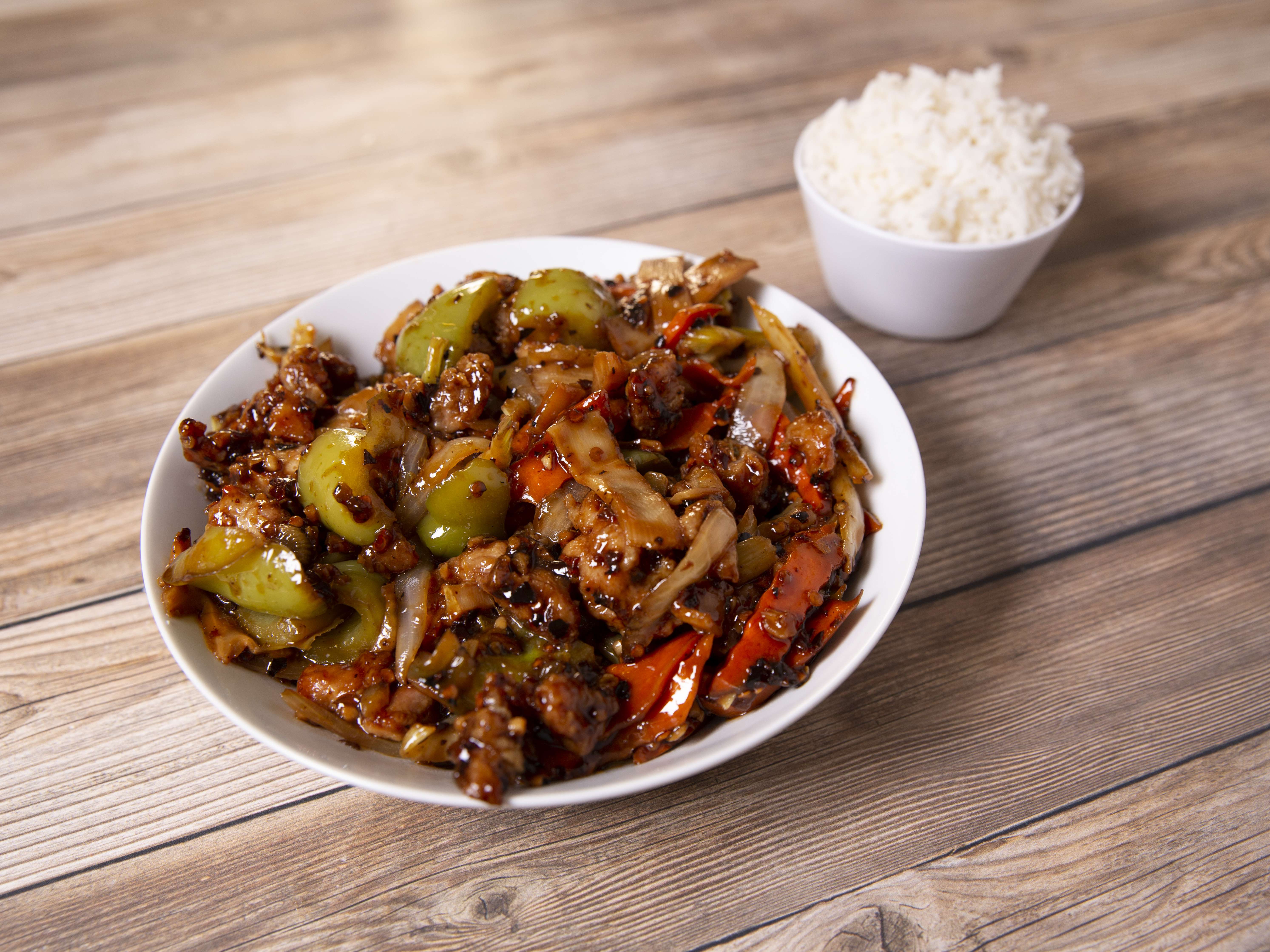 Order Spicy Chicken Dinner food online from Bamboo Express store, Los Angeles on bringmethat.com