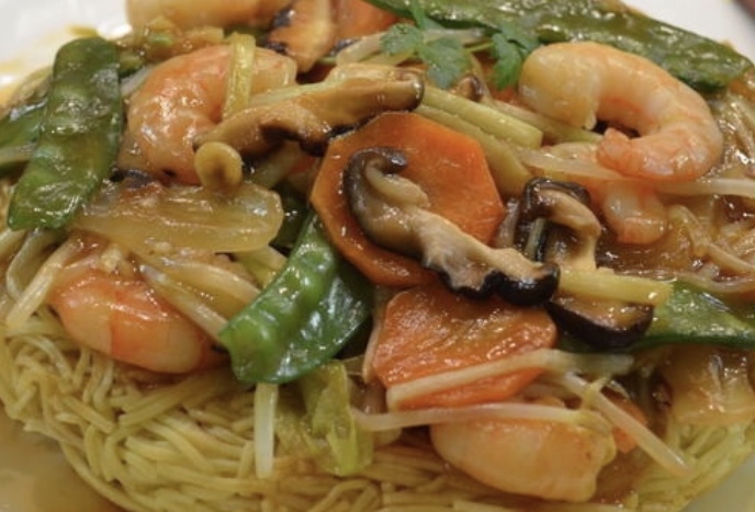 Order House Special Chow Mein food online from Orient House Chinese Restaurant store, Madison on bringmethat.com