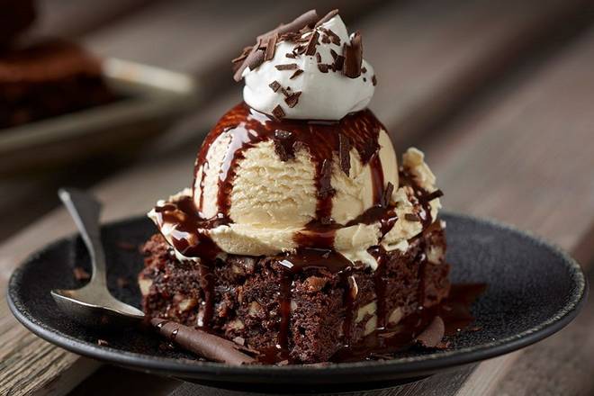 Order Chocolate Thunder from Down Under®** food online from Outback Steakhouse store, Victorville on bringmethat.com