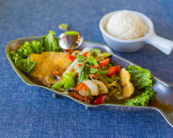Order Ginger Fish food online from Modern Thai Restaurant store, Montebello on bringmethat.com