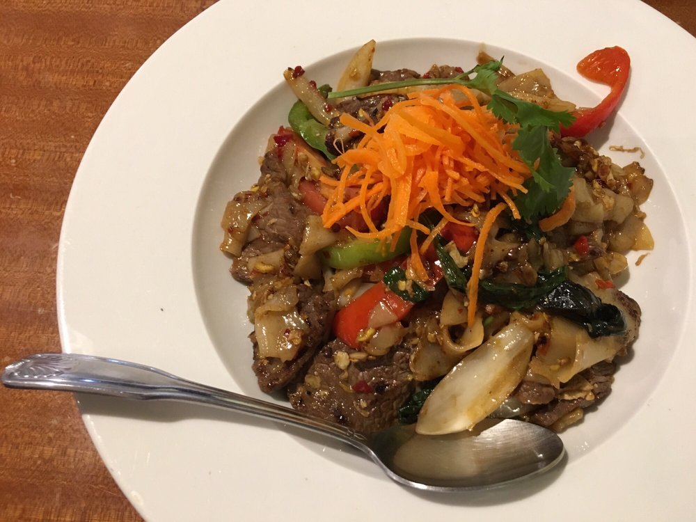 Order Pad Kee Mow Noodles food online from Tom Yum Thai store, Garland on bringmethat.com