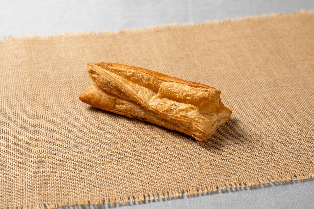Order Apple Turnover food online from Le Pain Quotidien store, Garden City on bringmethat.com