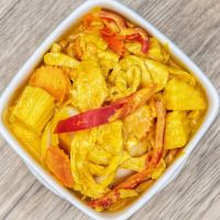 Order Yellow Curry food online from Rice By Mama 2 store, Ventura on bringmethat.com