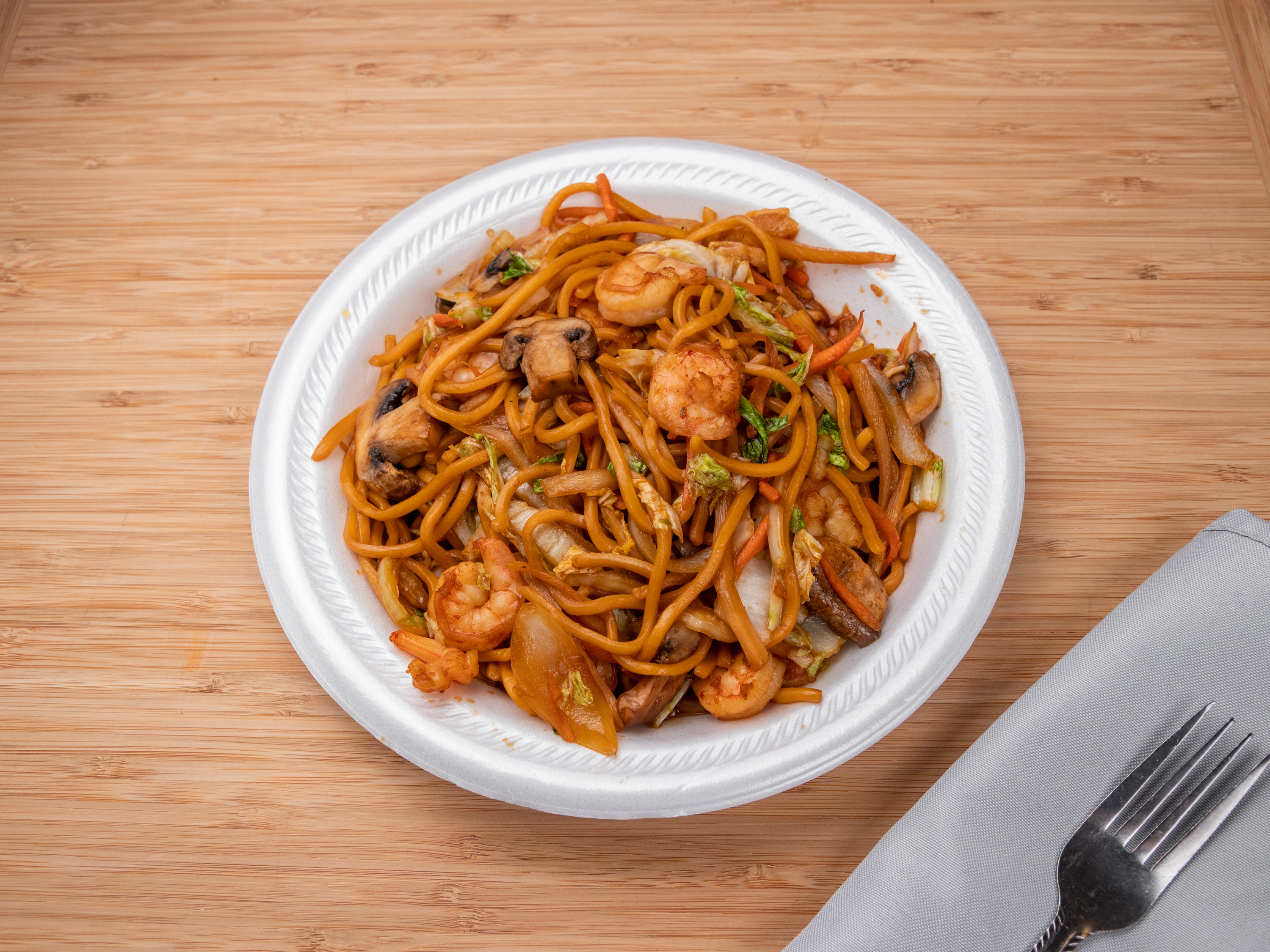 Order Shrimp Lo Mein food online from Hong Kong City store, Norcross on bringmethat.com