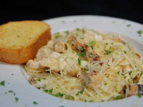Order Fettuccine Alfredo food online from Broadway Bar & Pizza store, Rochester on bringmethat.com