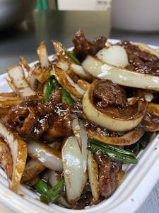 Order 104. Mongolian Beef food online from Redwood Chinese Restaurant store, Clarksville on bringmethat.com