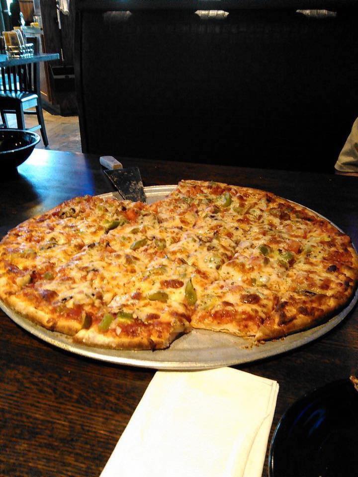 Order Veggie Pizza food online from Rookies All American Pub & Grill store, St. Charles on bringmethat.com