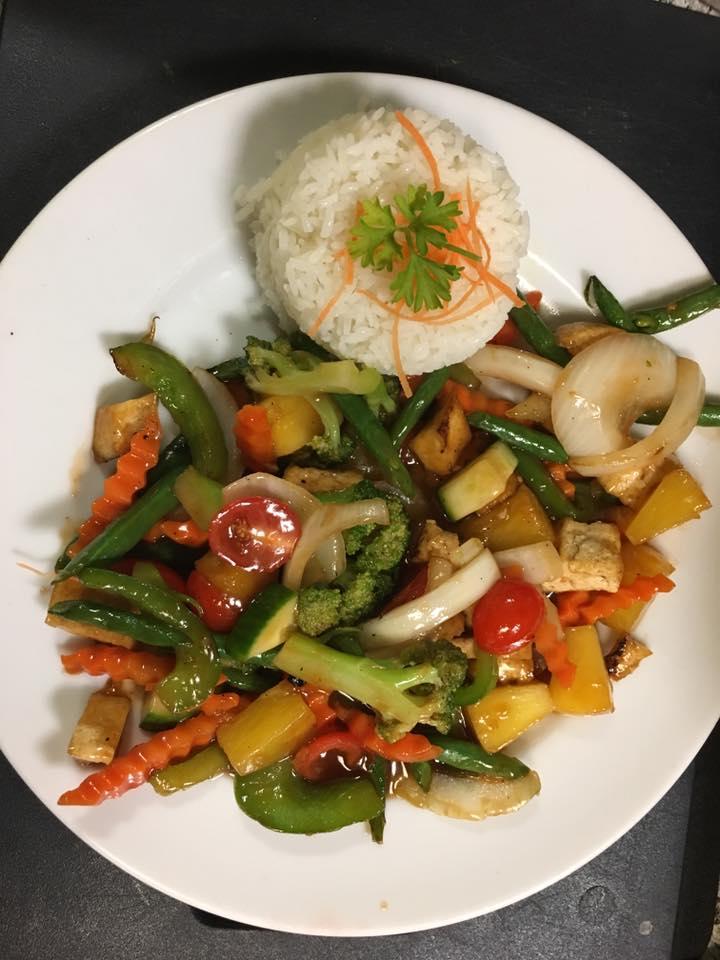 Order Pad Priew Wan food online from Jay's Thai Kitchen store, Suffern on bringmethat.com