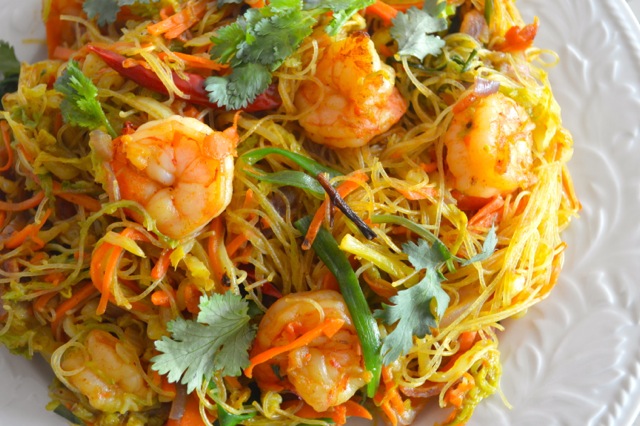 Order Singapore Style Fried Rice Noodles 星州炒米 food online from Hang Ah Tea Room Llc store, San Francisco on bringmethat.com