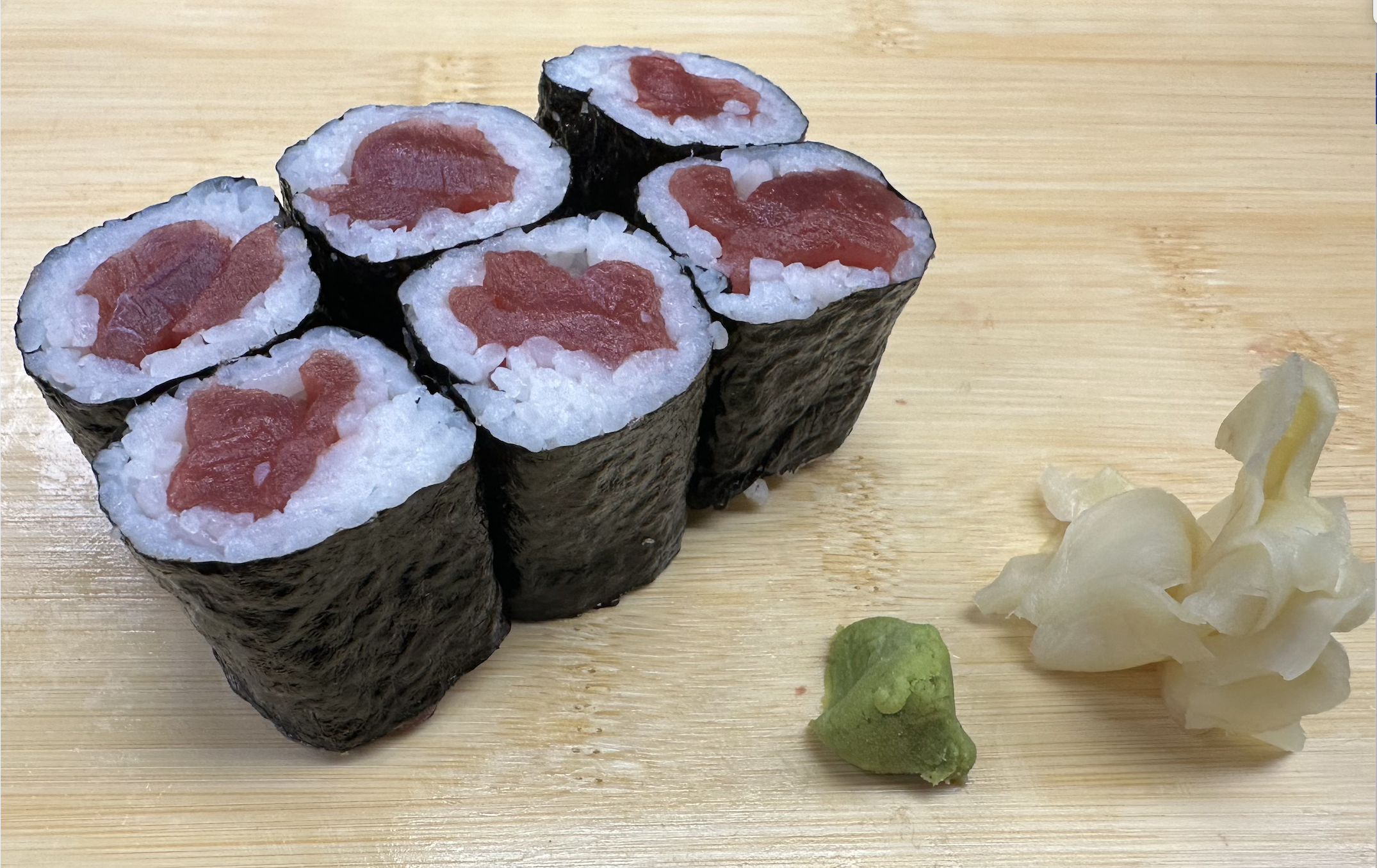 Order Tuna Roll food online from New Leaf Chinese & Japanese Cuisine store, Philadelphia on bringmethat.com