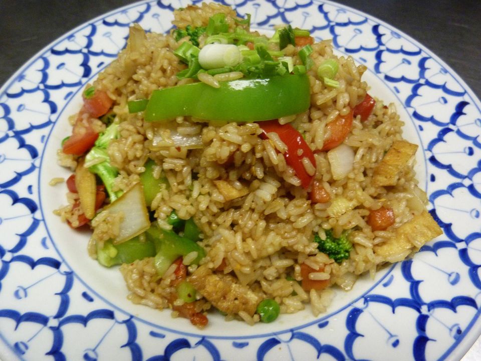 Order Fresh Basil Fried Rice food online from Taste of Thailand store, Omaha on bringmethat.com