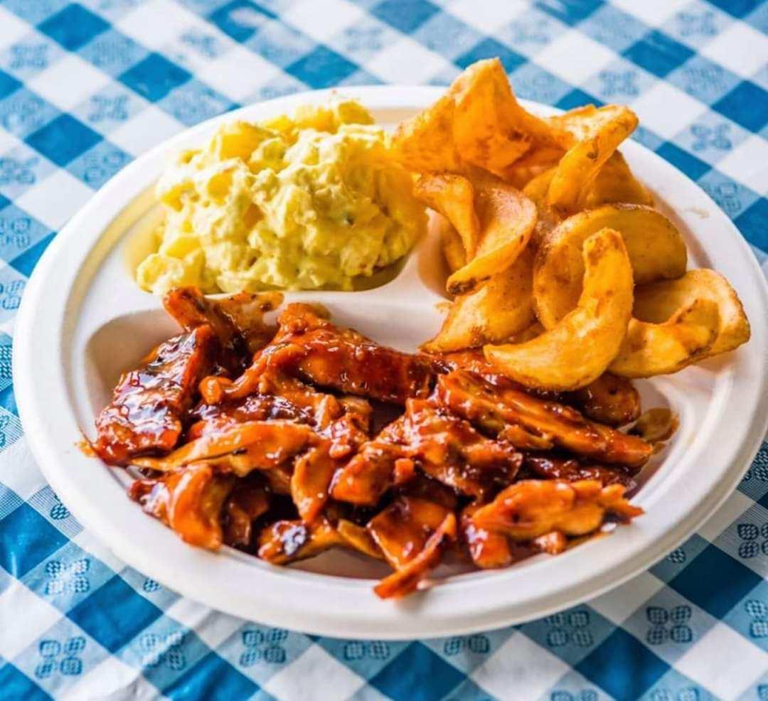 Order Pulled BBQ Chicken Platter food online from Blue Ridge Bbq & Catering store, Lynchburg on bringmethat.com