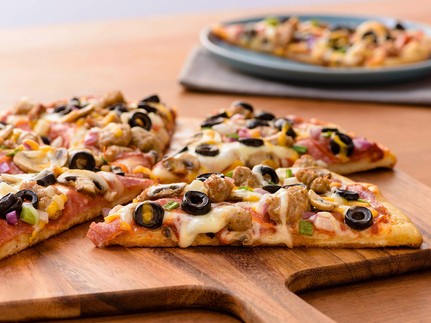 Order Murphy's Combo Pizza (Baking Required) food online from Papa Murphy Pizza store, Arvada on bringmethat.com