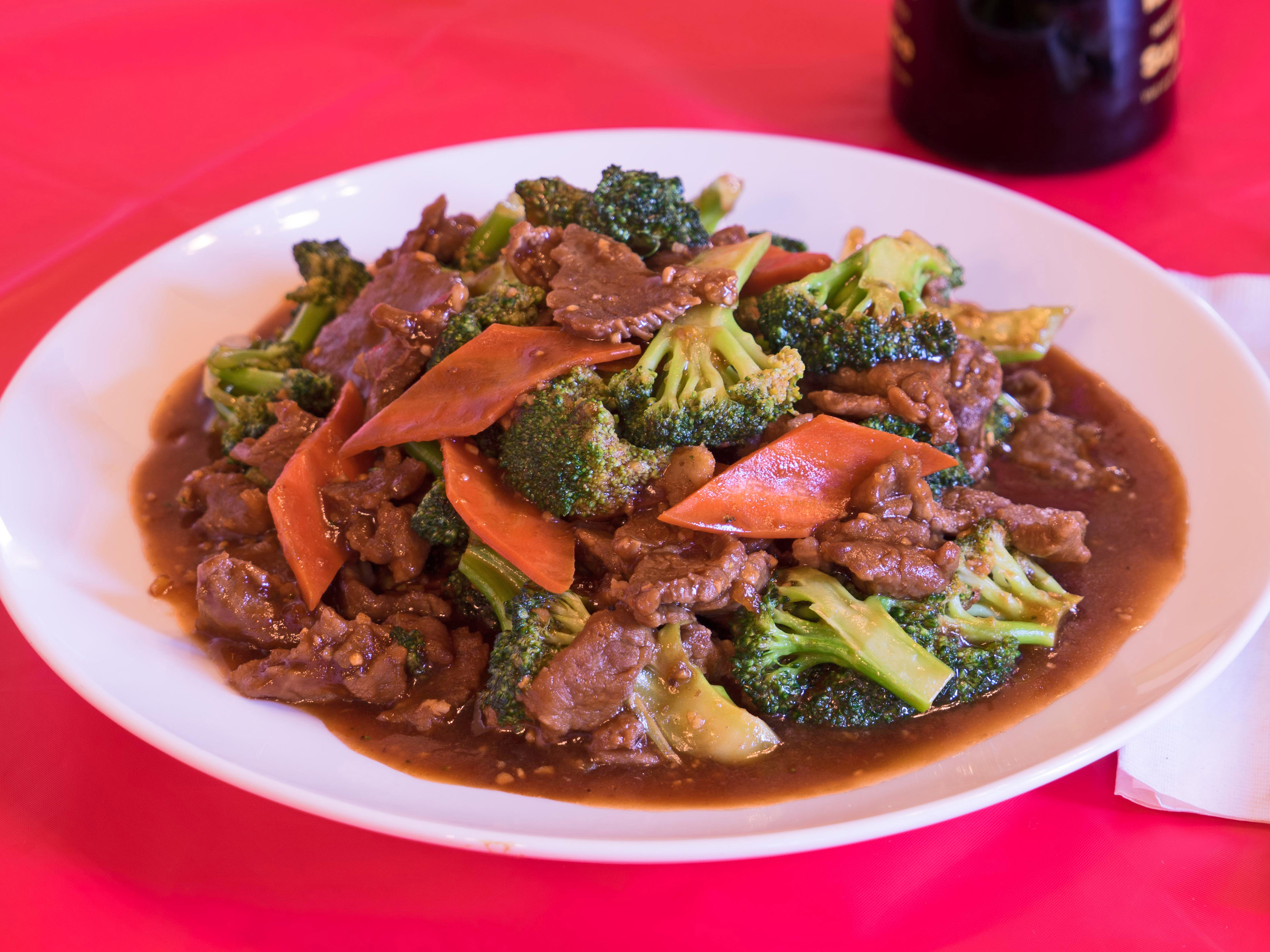 Order 110. Broccoli Beef food online from Taste of sichuan store, Lynnwood on bringmethat.com