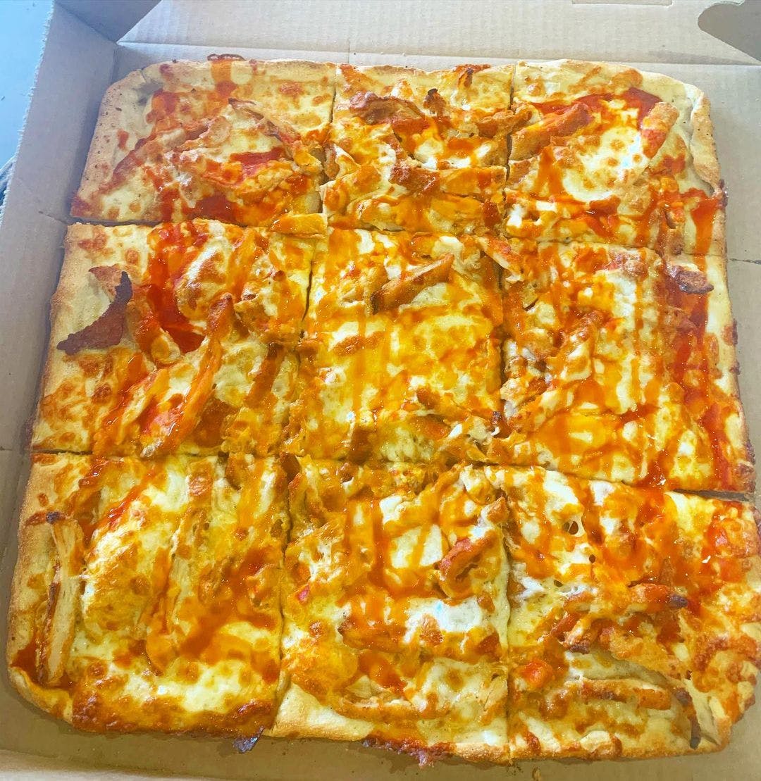 Order Buffalo Chicken Brooklyn Pizza - Pizza food online from Pasquales Pizzeria store, Wall Township on bringmethat.com