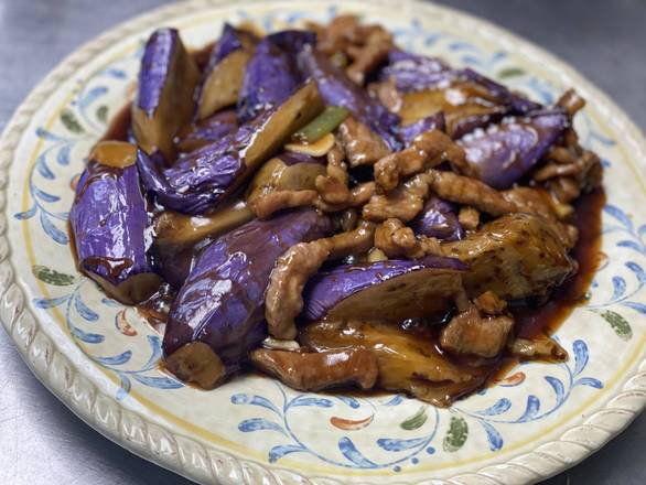 Order CN14P. Eggplant and Pork with Garlic Sauce 魚香茄子加肉 food online from Uncle Chen's Chinese Restaurant store, State College on bringmethat.com