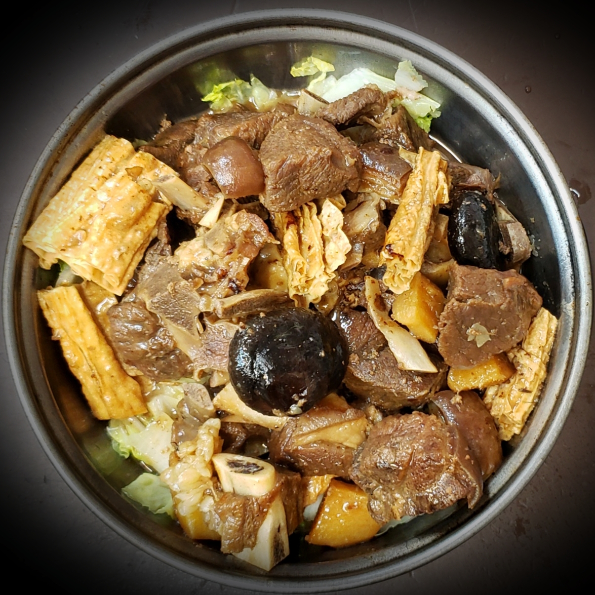 Order S24. Goat Meat w/bone in Clay Pot food online from Thien Hoang Restaurant store, Portland on bringmethat.com