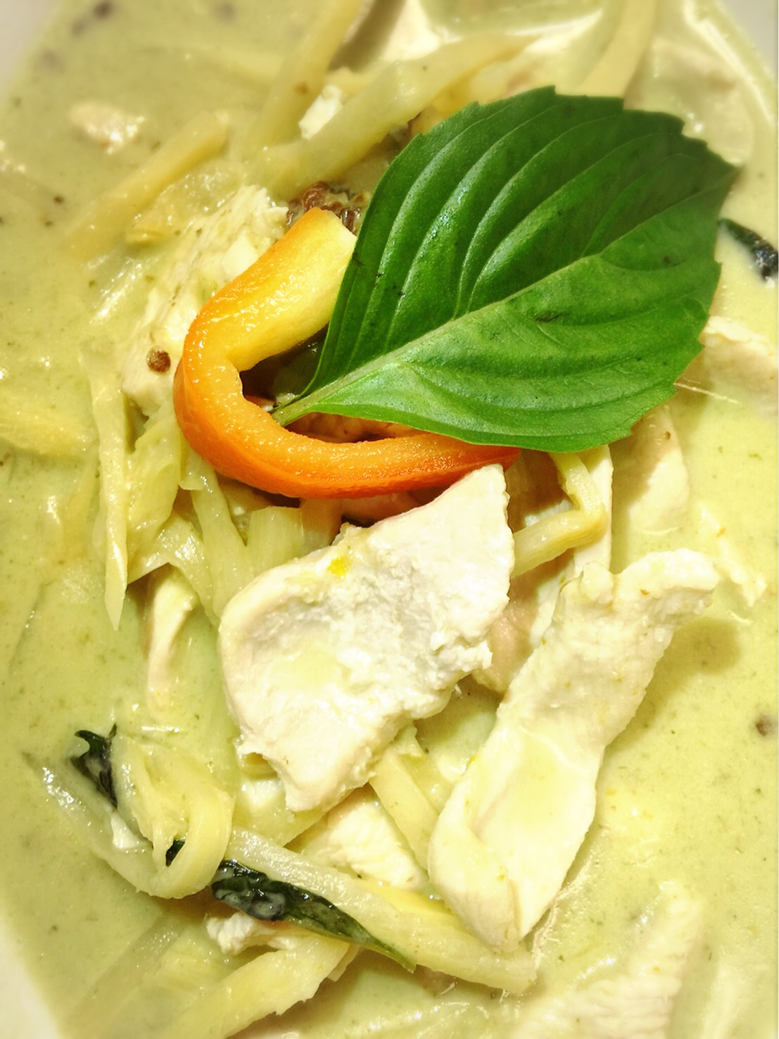 Order Green Curry food online from Thai Lemongrass store, Alexandria on bringmethat.com