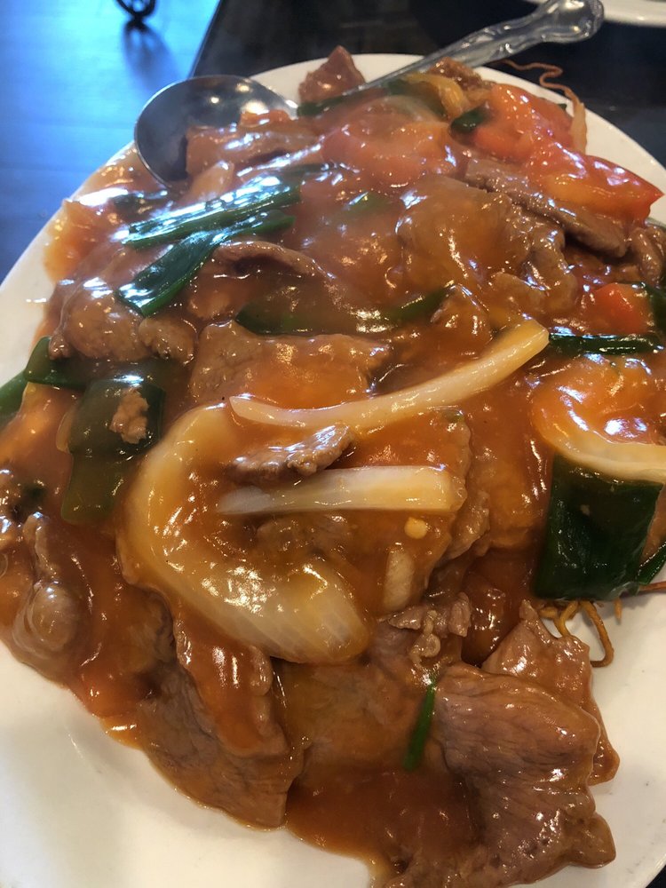 Order Tomato Beef Chow Mein / 蕃茄牛肉炒麵 food online from Sam Woo Bbq store, San Gabriel on bringmethat.com