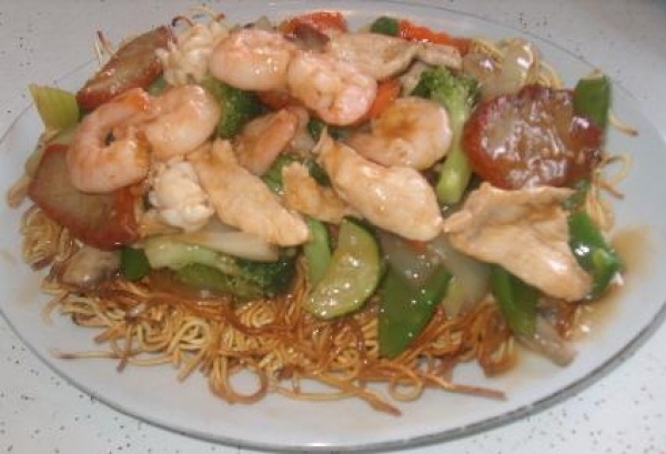 Order 26. House Special Chow Mein food online from China Gourmet store, Palmetto Bay on bringmethat.com