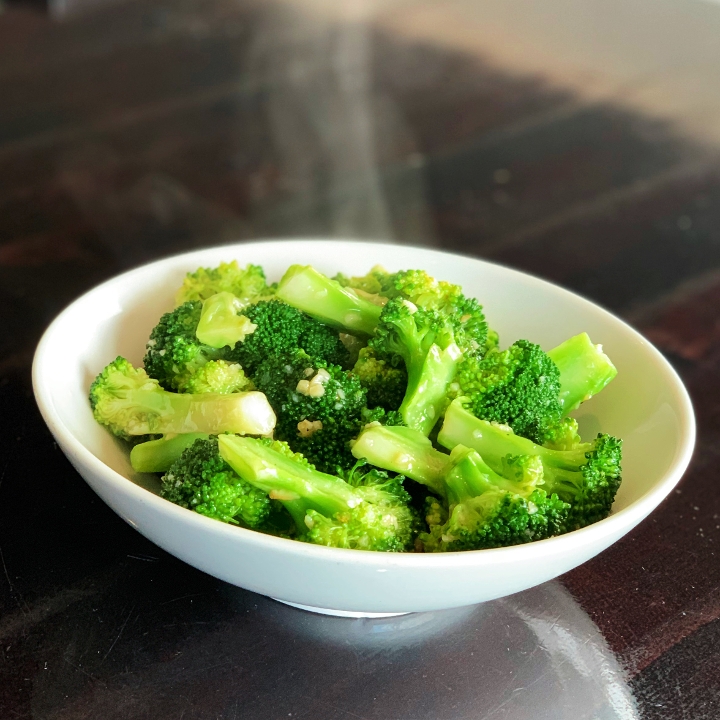 Order Sauteed Garlic Broccoli (GF) food online from Kung Pao China Bistro store, West Hollywood on bringmethat.com