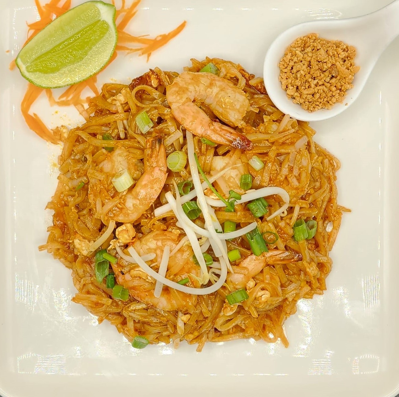 Order Royal Pad Thai food online from VIP Thai Cuisine store, Woodridge on bringmethat.com