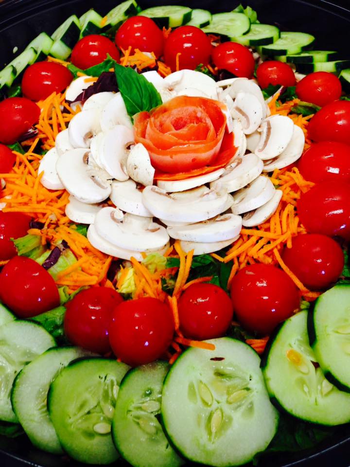 Order House Salad food online from Listranis Italian Gourmet and Pizzeria store, McLean on bringmethat.com