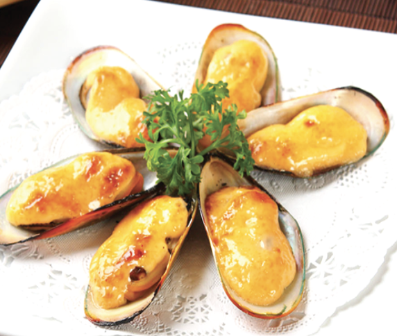 Order BAKED GREEN MUSSEL food online from Crazy Rockn Sushi store, Los Angeles on bringmethat.com