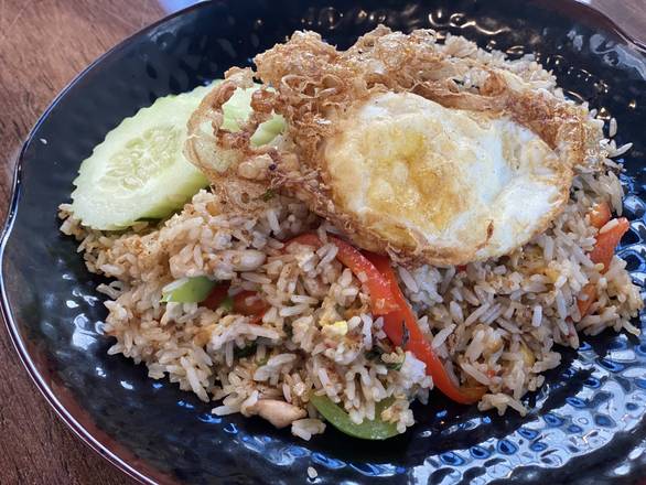 Order 31. Basil Fried Rice food online from Khao Yai Thai Kitchen store, Beaverton on bringmethat.com