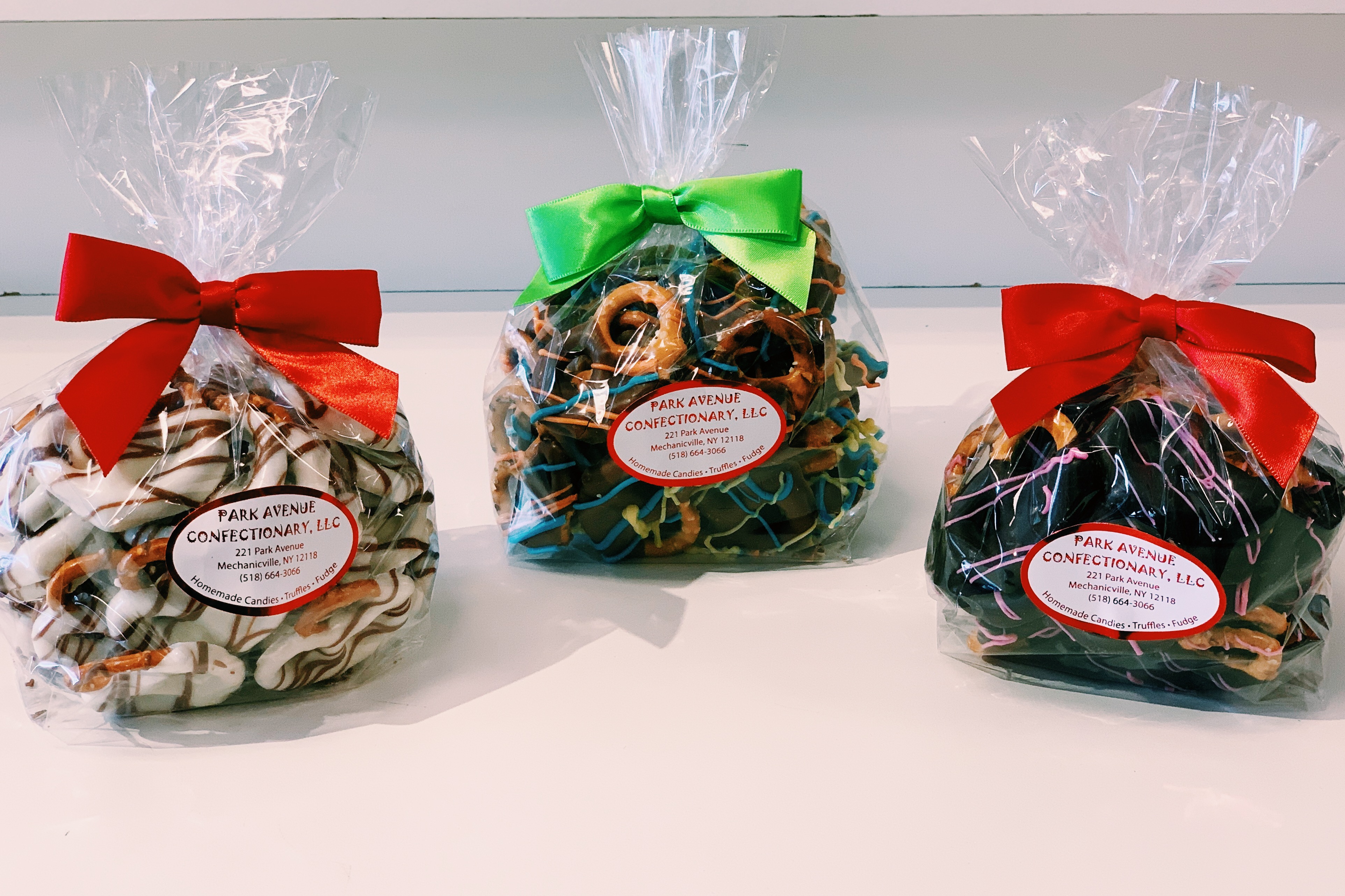 Order Chocolate Covered Mini Twist Pretzels food online from Park Avenue Confectionary store, Mechanicville on bringmethat.com