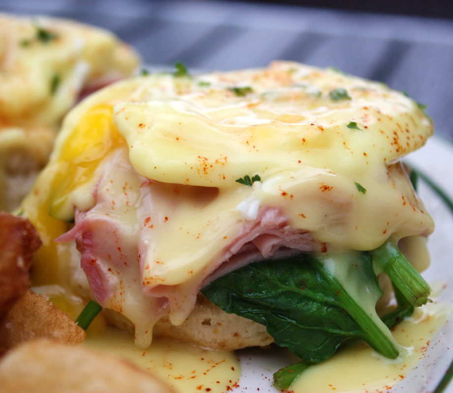 Order "Old Fashioned" Benedict food online from Mama Comfort Food & Cocktails store, Los Alamitos on bringmethat.com