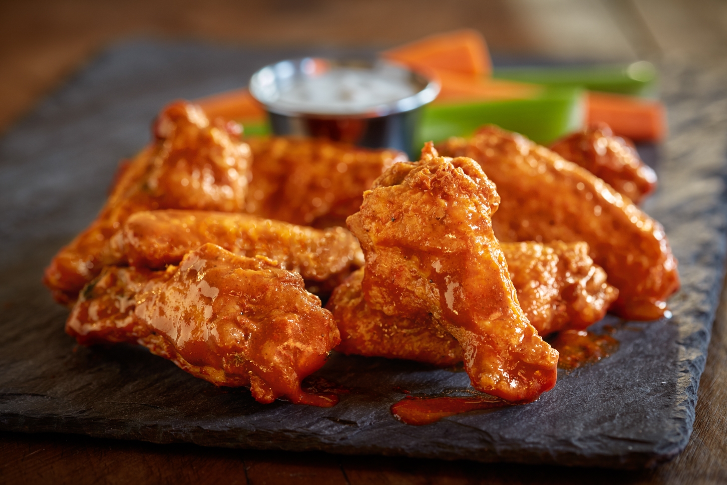 Order Chicken Wings food online from Uno Pizzeria store, Tilton on bringmethat.com