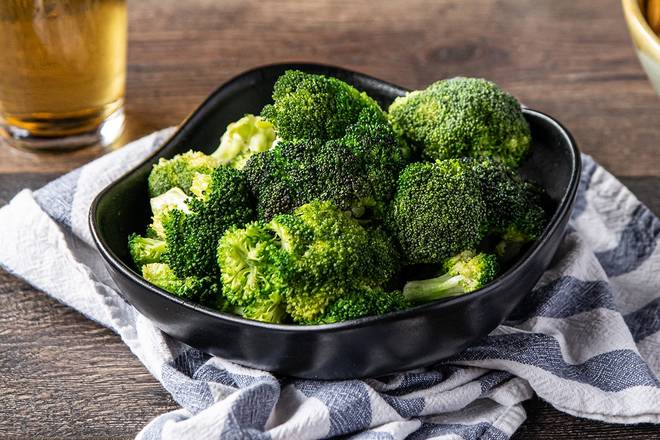 Order Heat & Serve Broccoli food online from Logan Roadhouse store, Southgate on bringmethat.com
