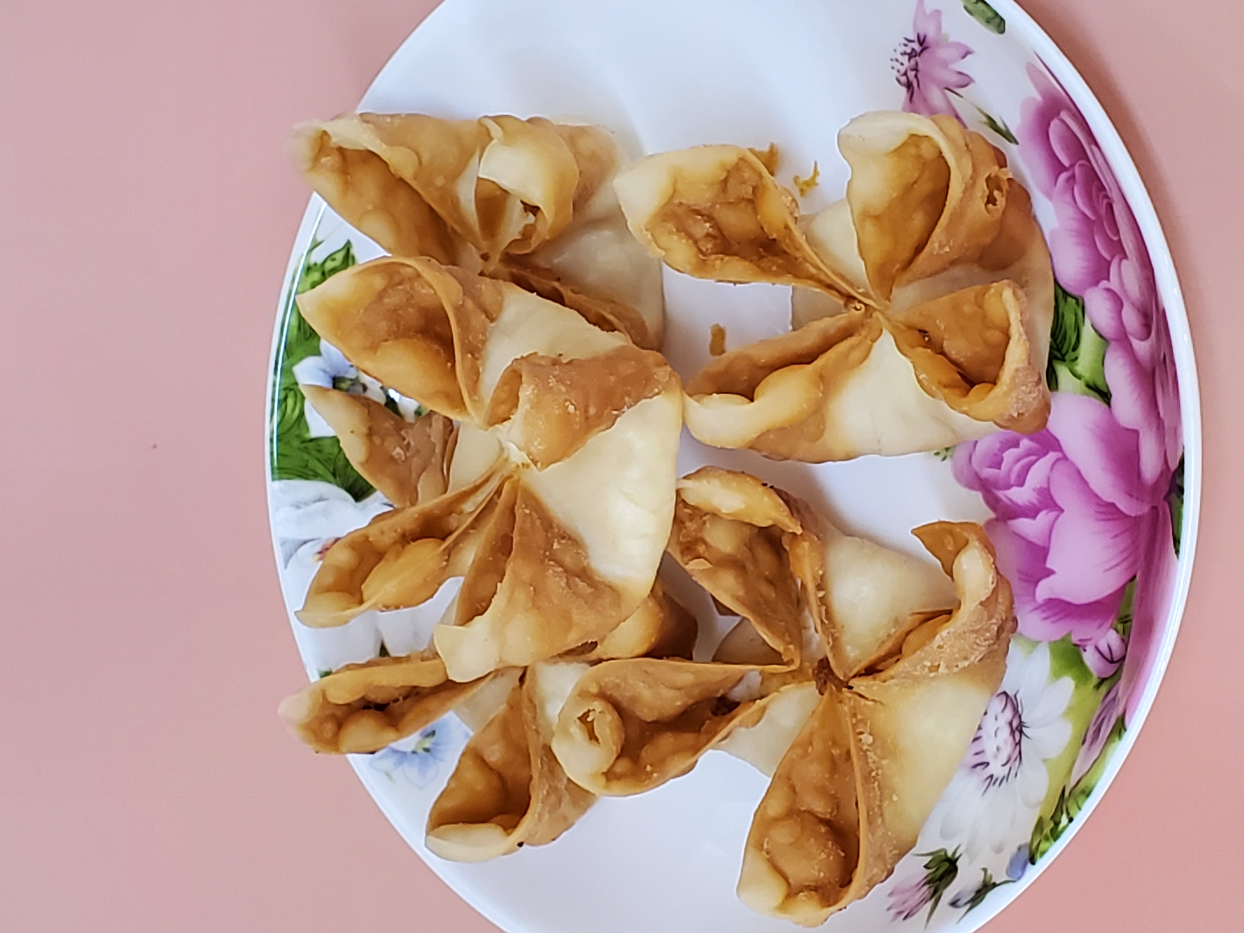 Order Cream Cheese Wonton (5pcs) food online from Chinatown Express store, Los Angeles on bringmethat.com