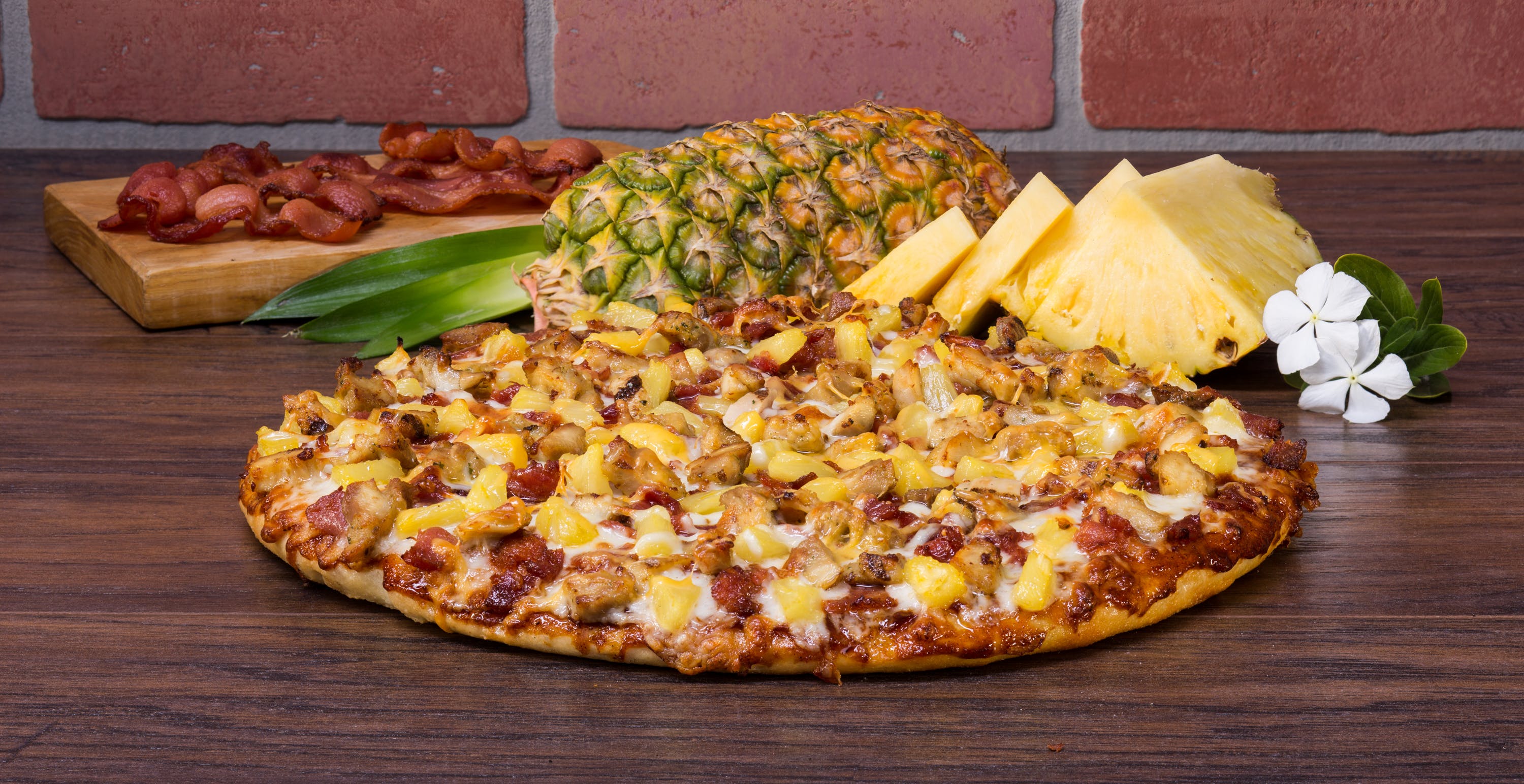 Order Pine Chicken Luau Pizza - Small 10'' (Serves 1-2 Persons) food online from Mountain Mike Pizza store, Pleasanton on bringmethat.com