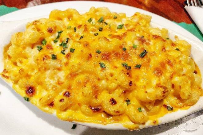 Order Shepherds Pie Macaroni and Cheese food online from The Dublin Yard store, Secaucus on bringmethat.com