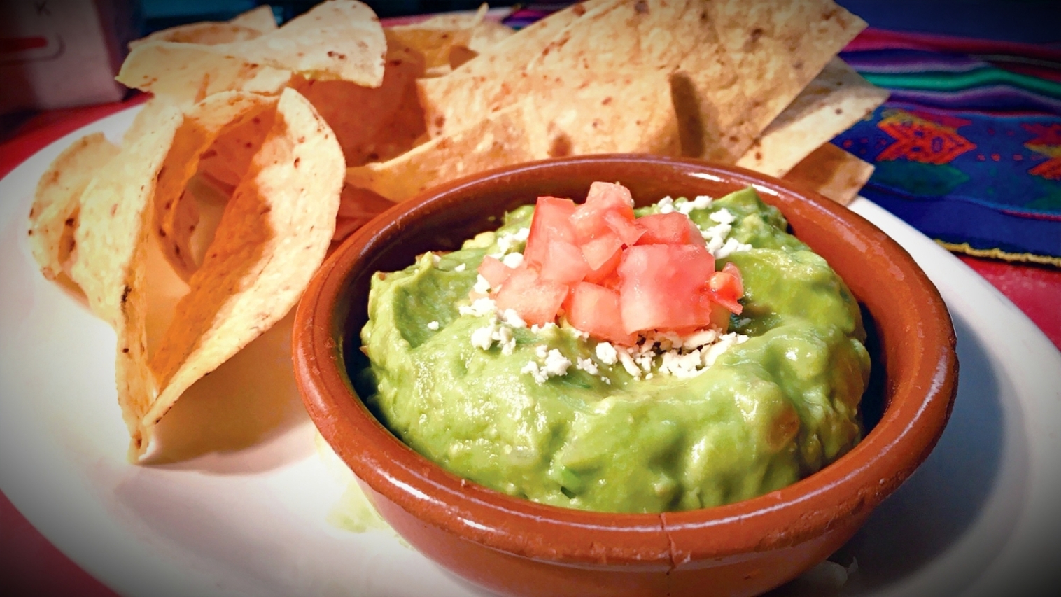 Order Guacamole & Chips food online from Fiesta mexicana store, Chicago on bringmethat.com