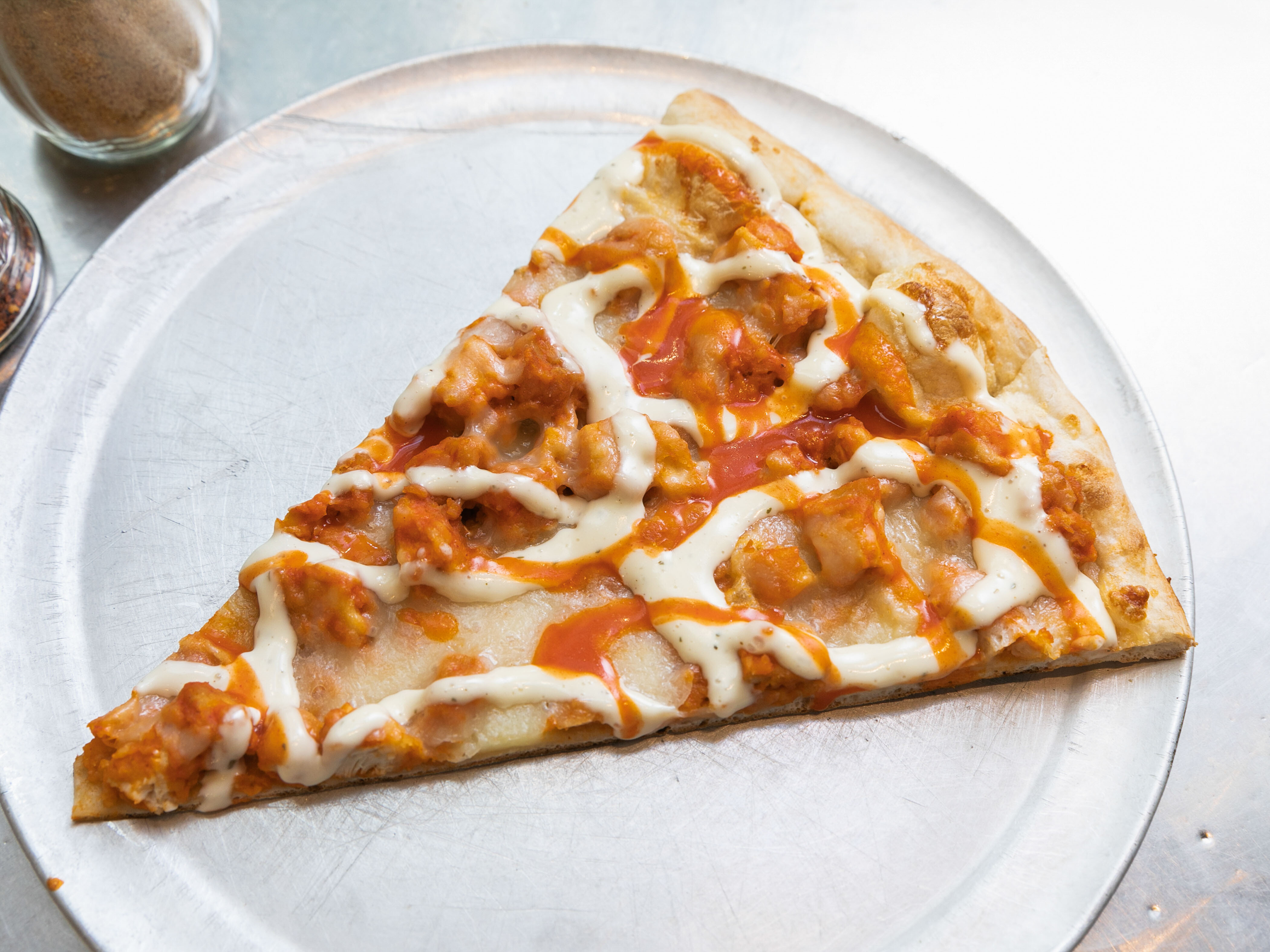 Order Extra Large 20" Buffalo Chicken Pizza food online from Radio city pizza store, New York on bringmethat.com