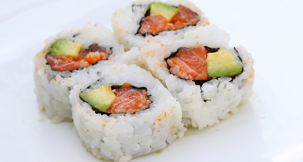 Order Spicy Salmon Roll food online from Sushi Mon store, Las Vegas on bringmethat.com
