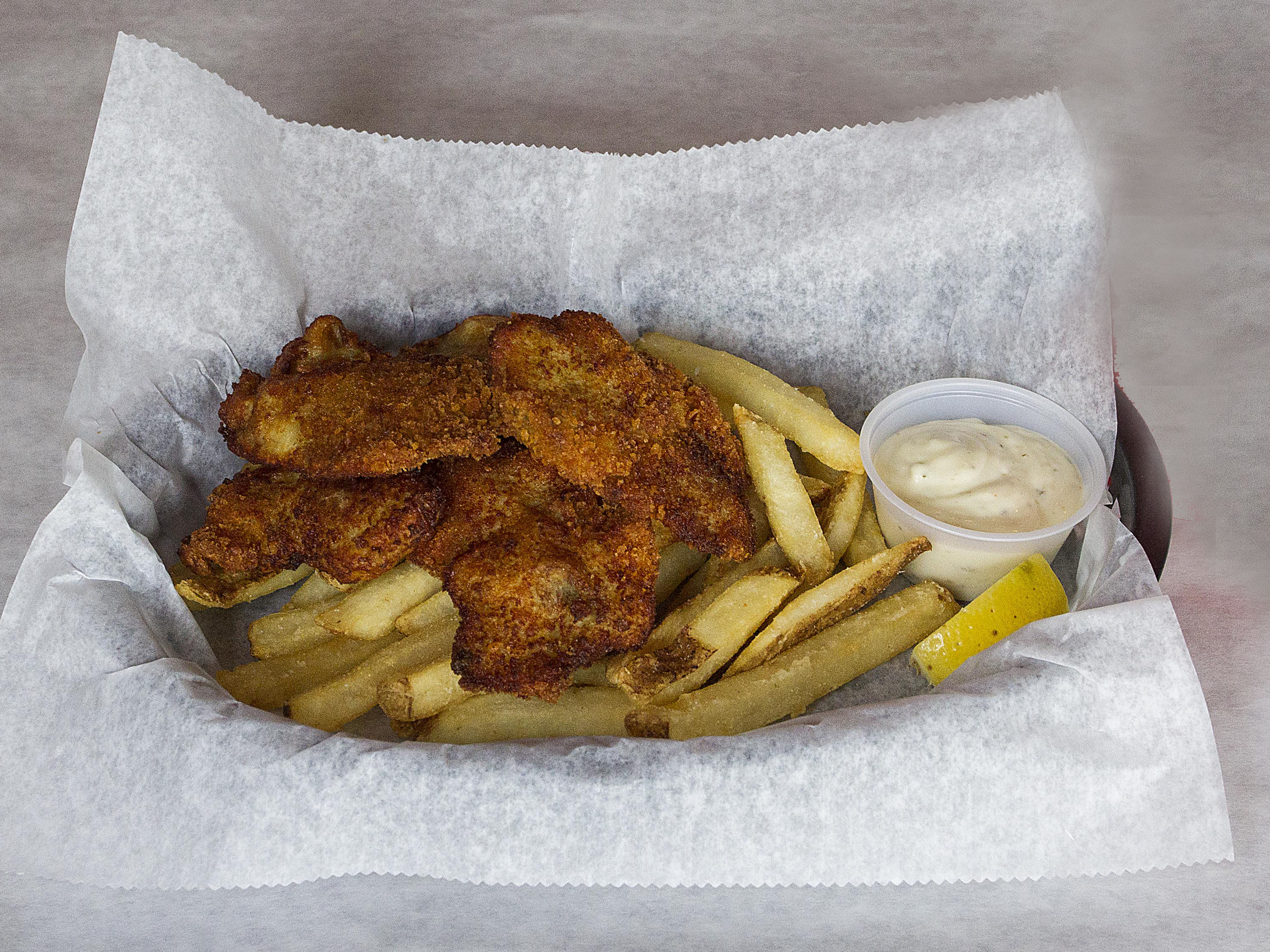 Order Fried Oysters Basket food online from Holly Crab store, Boston on bringmethat.com