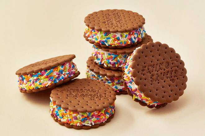 Order Deluxe Flying Saucers® food online from Carvel store, Westbury on bringmethat.com