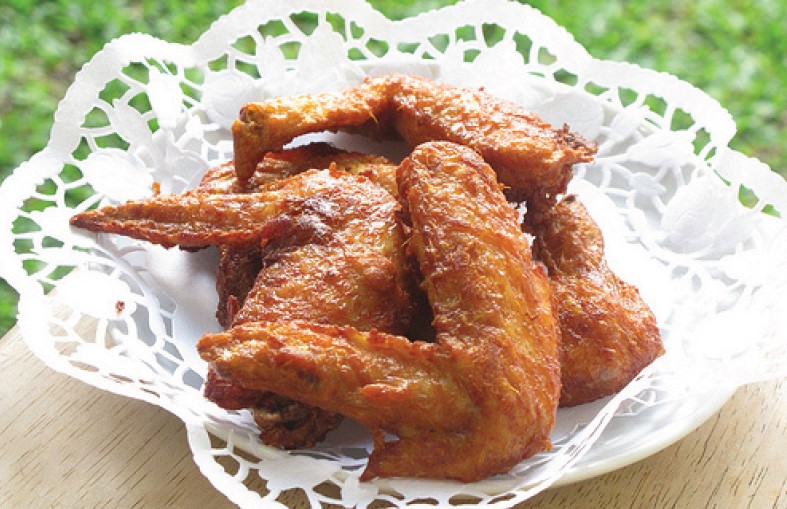 Order 5. Fried Chicken Wings food online from Thai Rama Restaurant store, Torrance on bringmethat.com