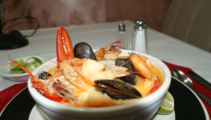 Order Sopa de Mariscos food online from El Salvador Restaurant store, Baltimore on bringmethat.com