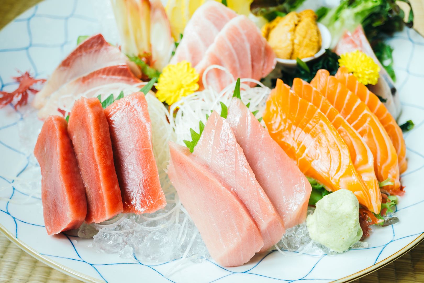 Order 1. Deluxe Sashimi food online from Sushi Para D store, Chicago on bringmethat.com